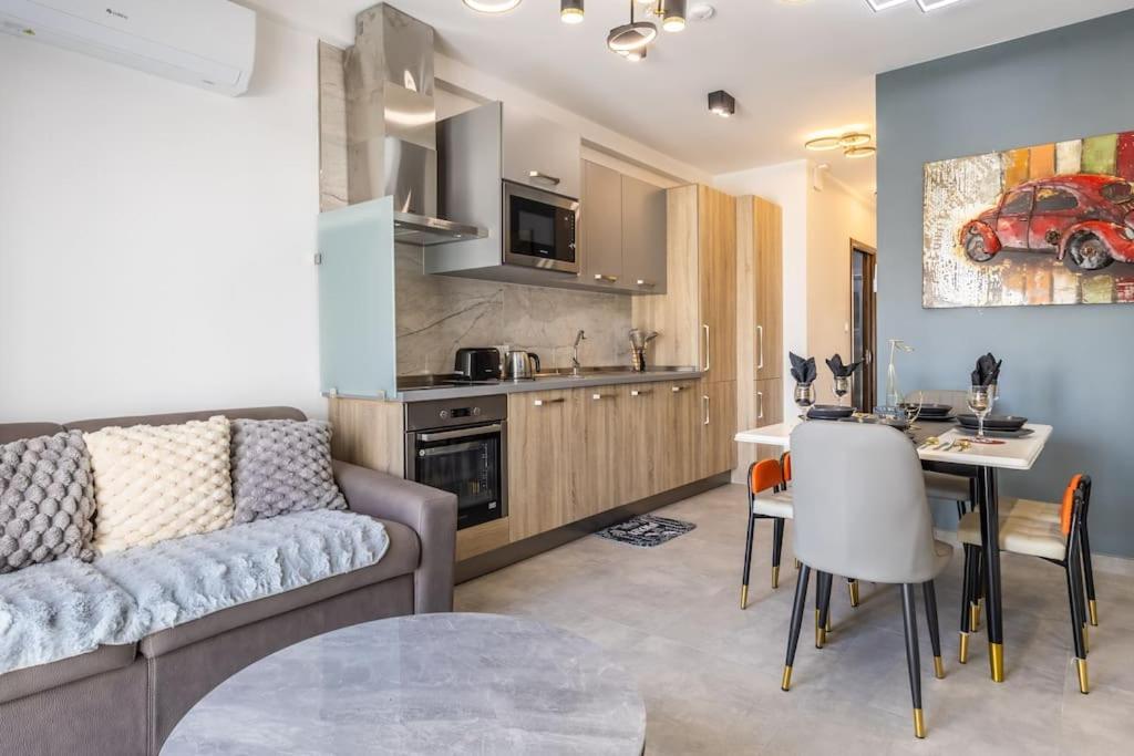 Kinky Depths Retreat By Solea Apartament Sliema